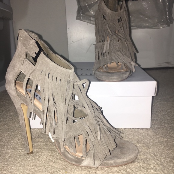 🛍Steve Madden Tassel Suede heels - Picture 3 of 3